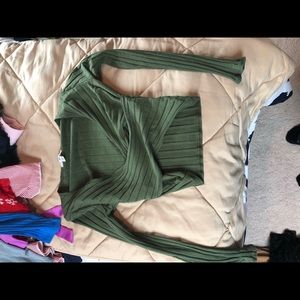 Long sleeve green tie crop top
